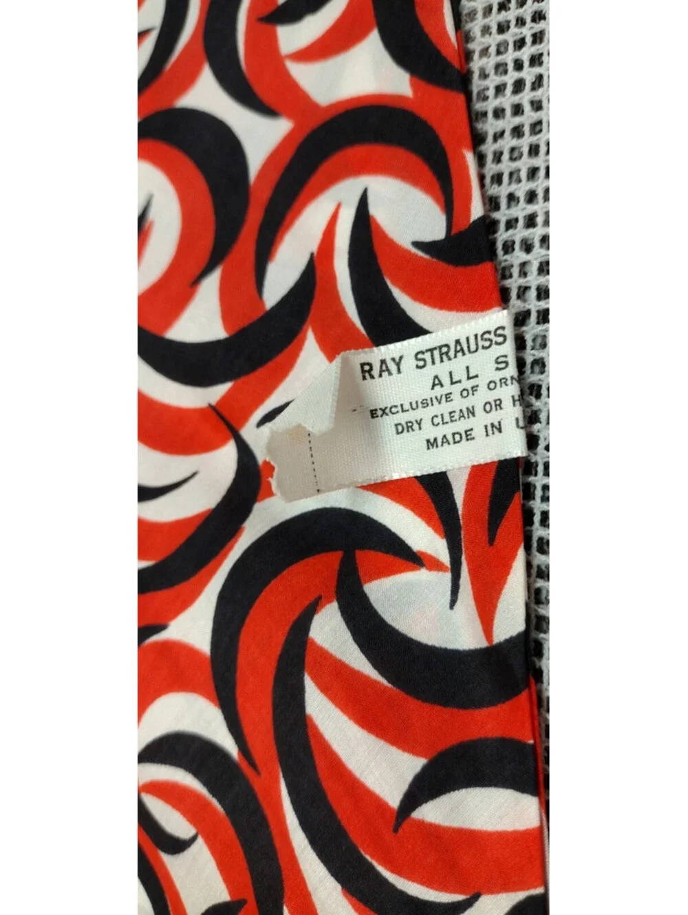 Vintage 1960s Gay Flamboyant Scarf Ray Strauss PSYCHEDELIC Red Black Long Pointy